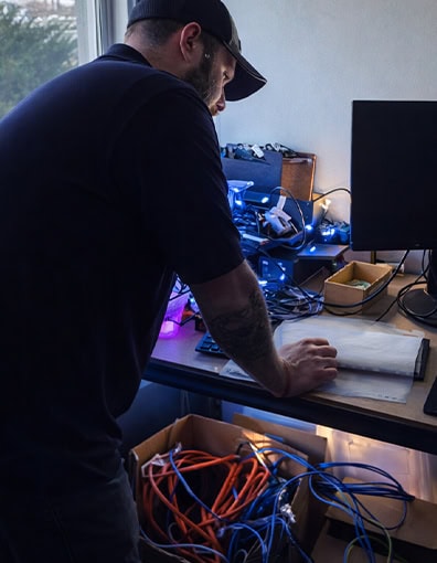 It Technician Network Cable Management Workstation